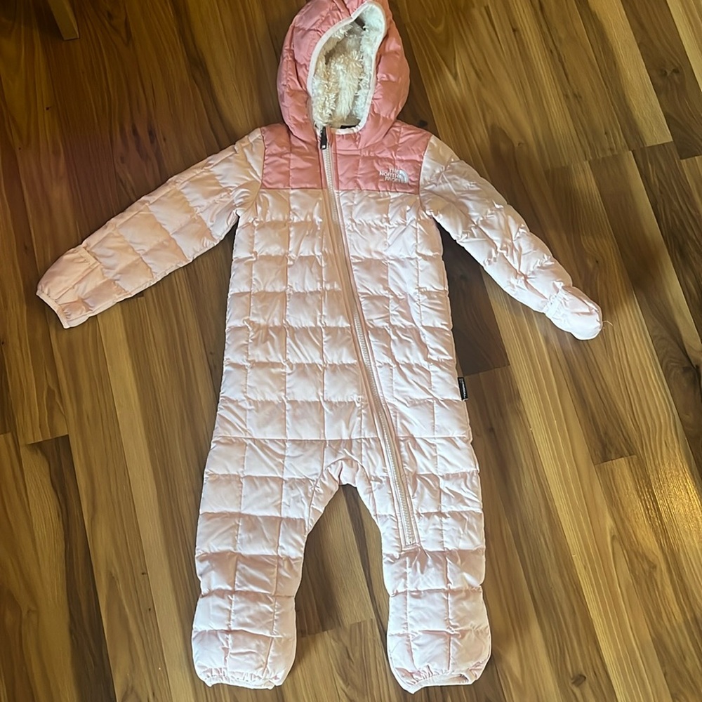The NorthFace snowsuit